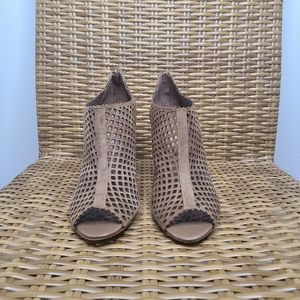 Marc Fisher Heels Mesh Suede Open Toed Closed Zipped Back Tan Leather Size 8 1/2